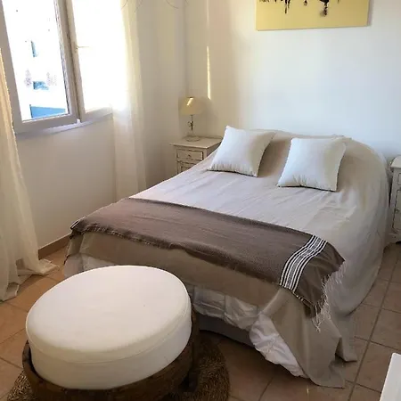 Вилла De 3 Chambres A Sur Mer A 750 M De La Plage Avec Piscine Privee Et Wifi